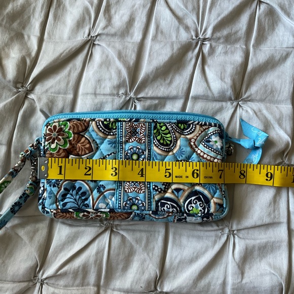 Vera Bradley pouch - Picture 3 of 13